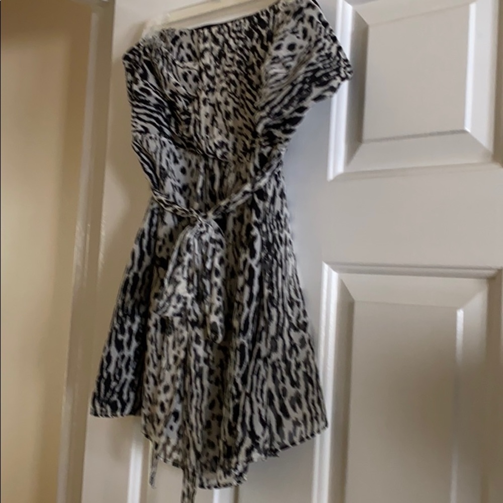 Strapless leopard top with tie detail